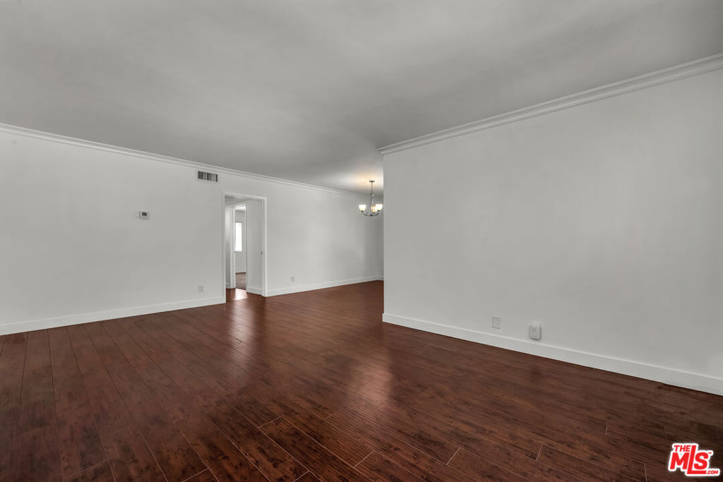 248 S Rexford Drive 4 Property Photo 3