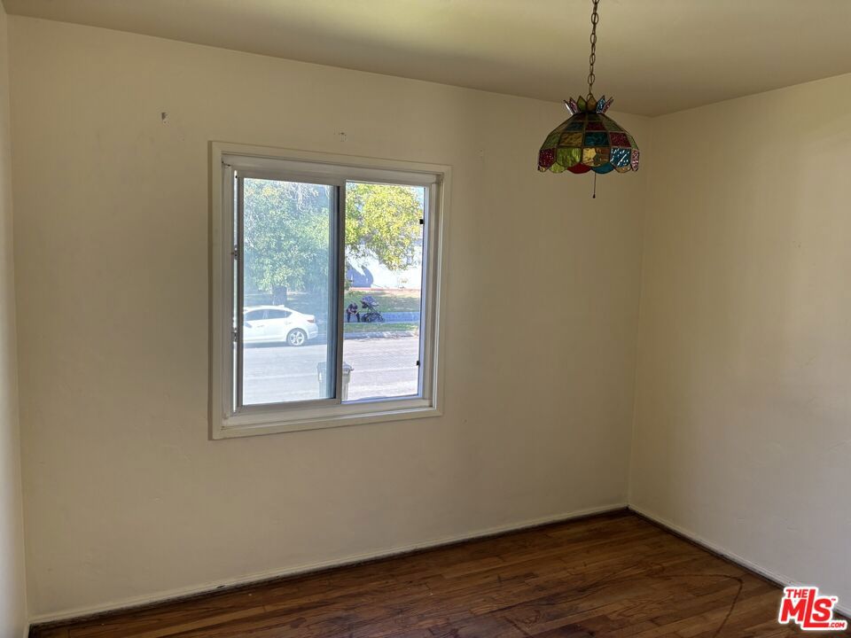 5534 W 76th Street Property Photo 9