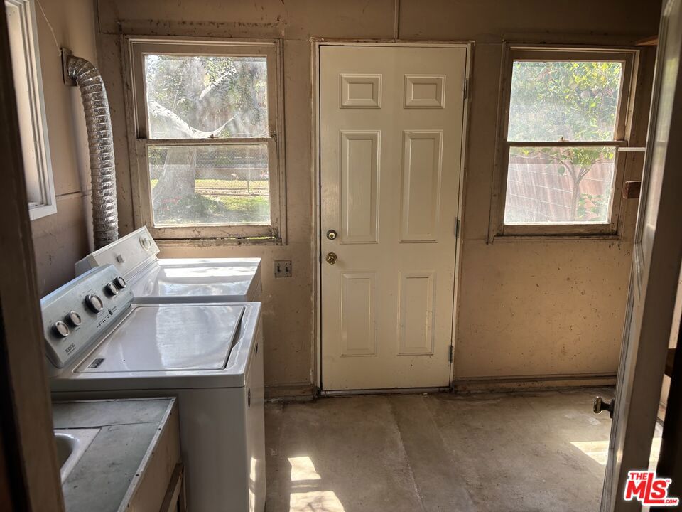 5534 W 76th Street Property Photo 13