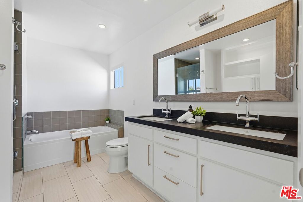 1613 Manning Avenue A Property Photo 12
