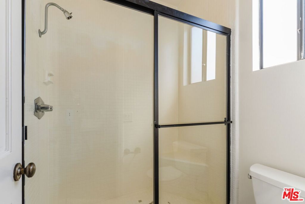 10336 Almayo Avenue 302 Property Photo 22