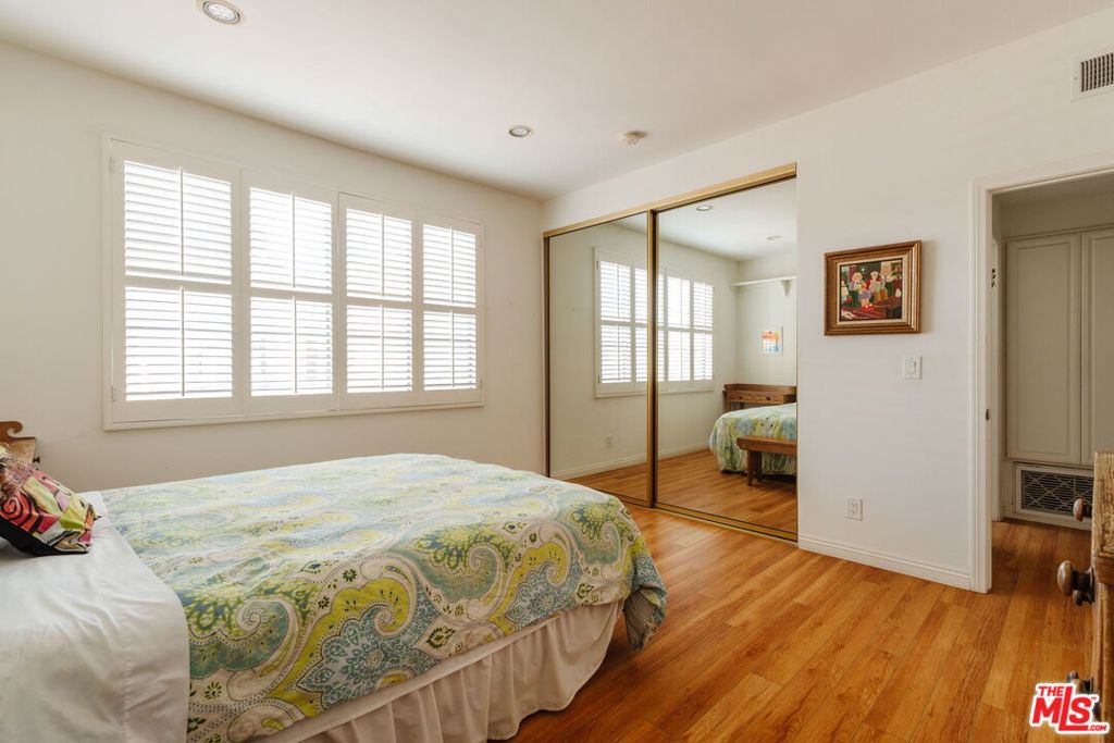 10336 Almayo Avenue 302 Property Photo 23