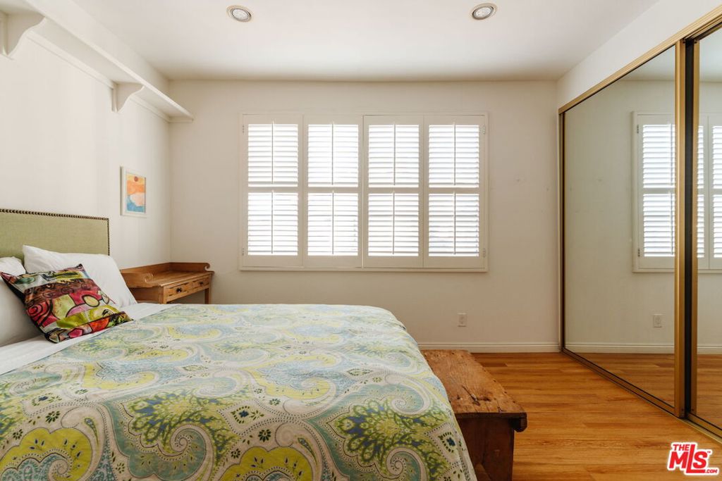 10336 Almayo Avenue 302 Property Photo 24