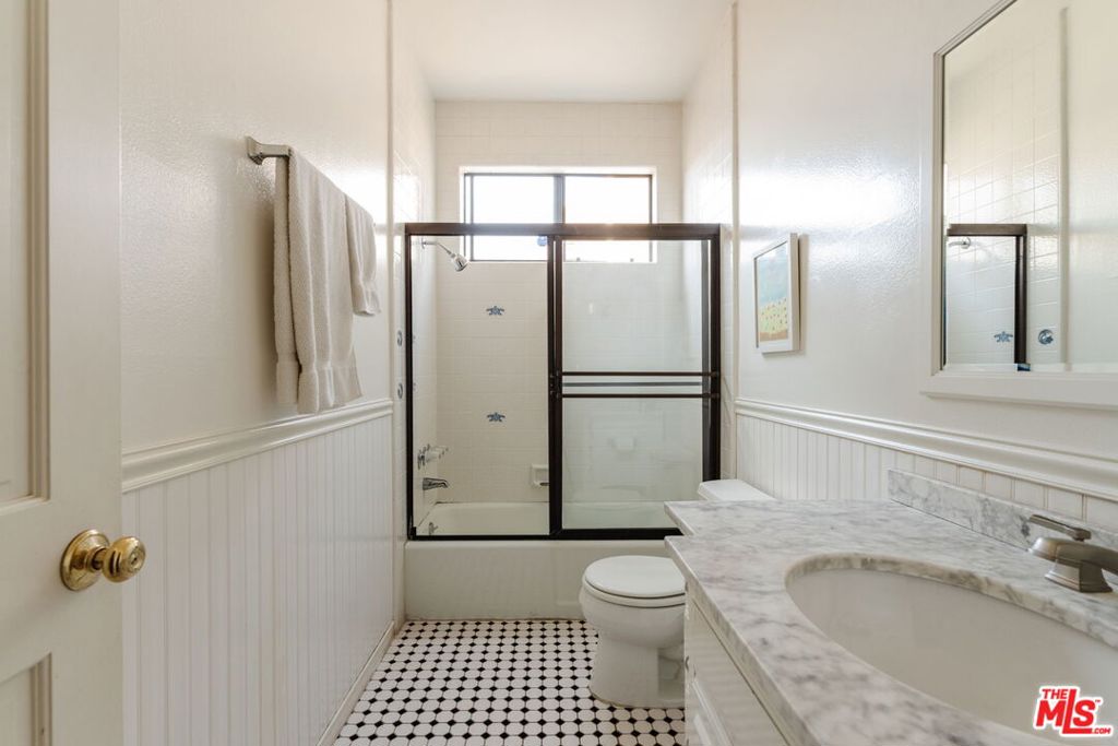 10336 Almayo Avenue 302 Property Photo 26