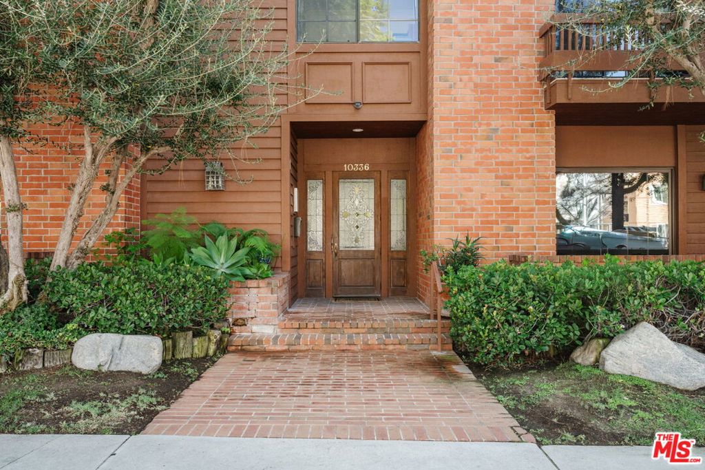 10336 Almayo Avenue 302 Property Photo 28