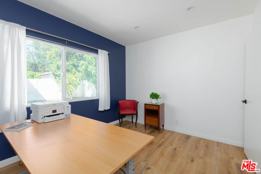 5409 Fallbrook Avenue Property Photo 14
