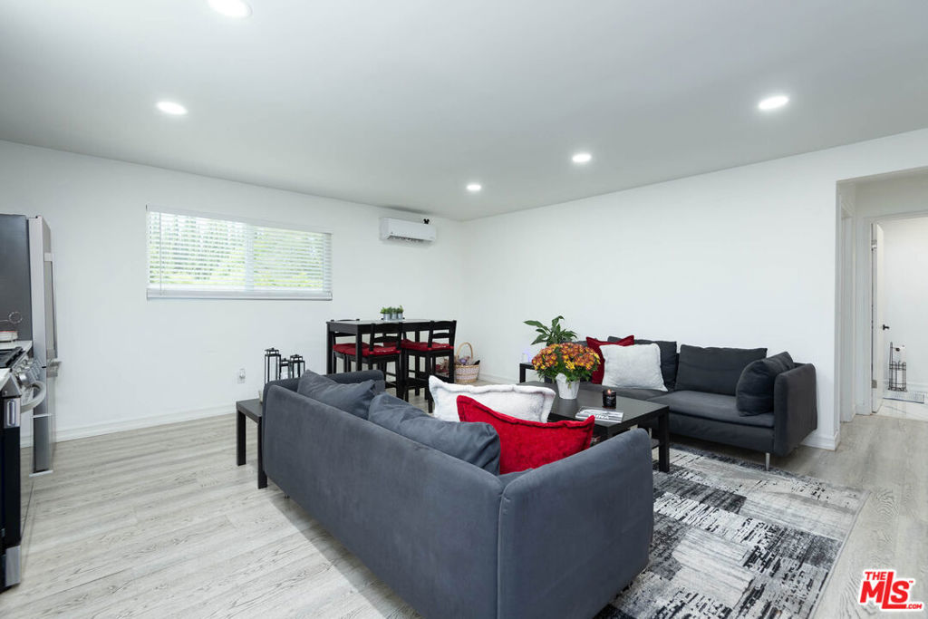 5409 Fallbrook Avenue Property Photo 30