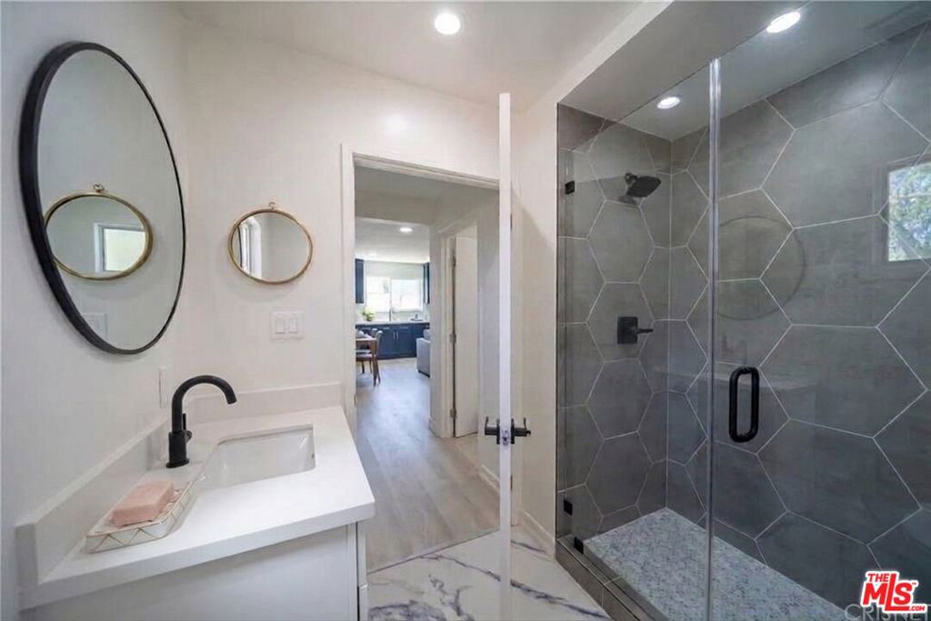 5409 Fallbrook Avenue Property Photo 35