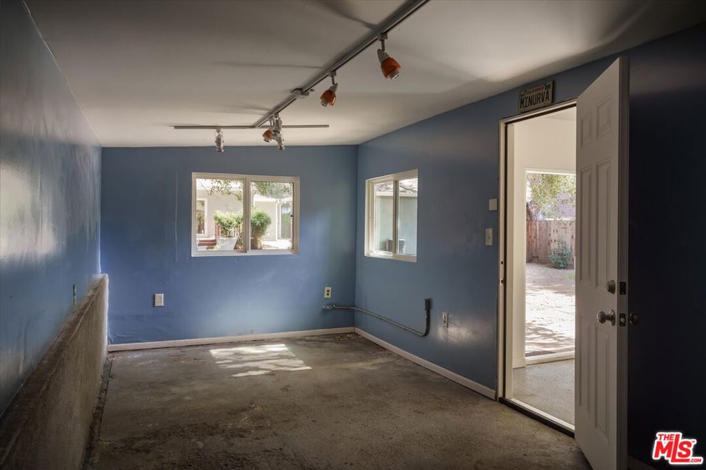 2429 E Glenoaks Boulevard Property Photo 52