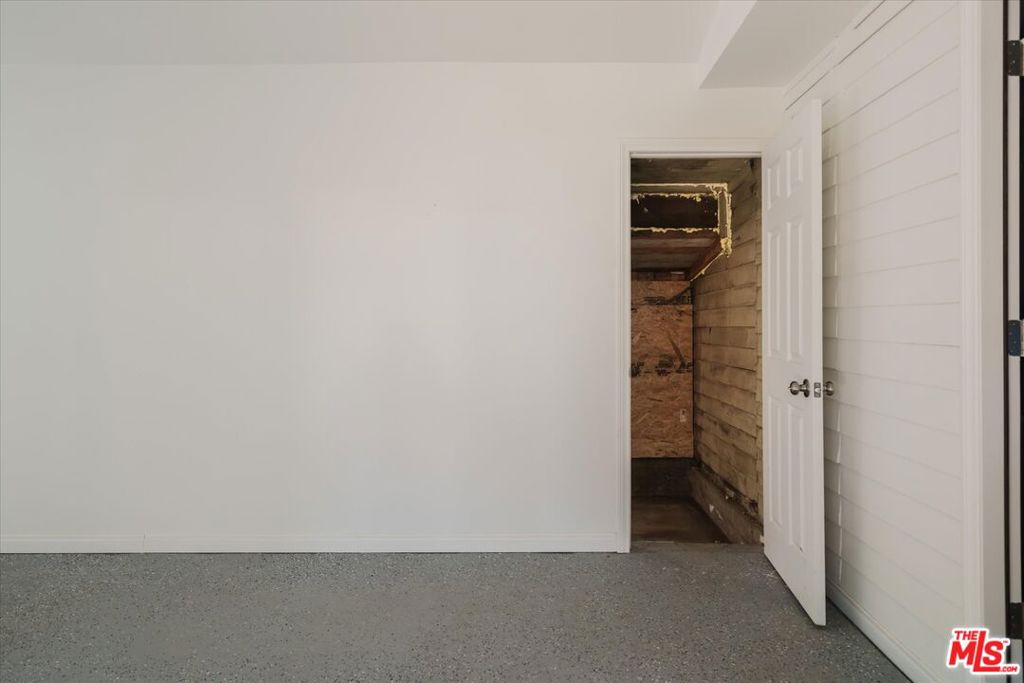 2429 E Glenoaks Boulevard Property Photo 53