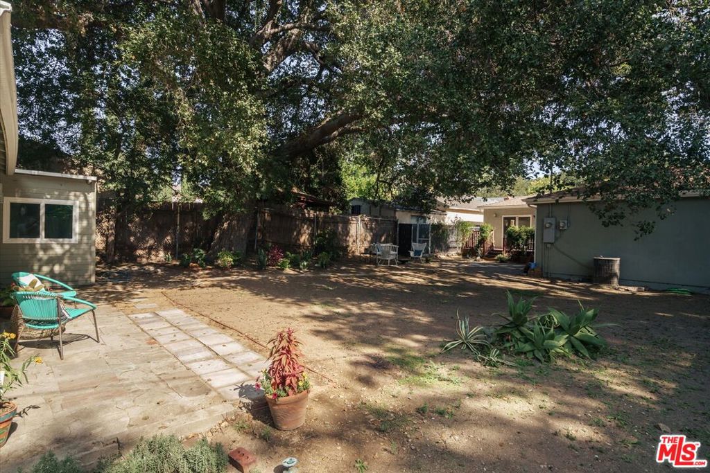 2429 E Glenoaks Boulevard Property Photo 55