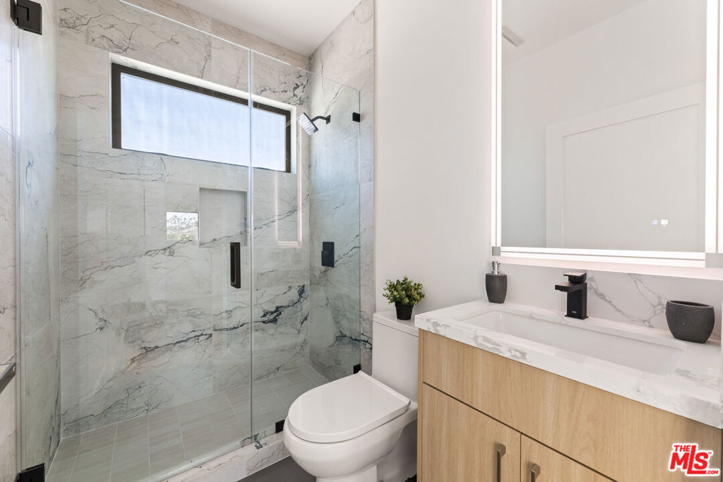 1170 S Lucerne Boulevard Property Photo 37