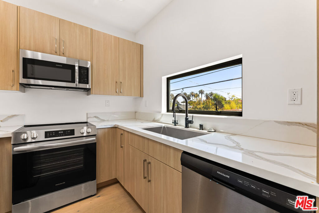 1170 S Lucerne Boulevard Property Photo 38