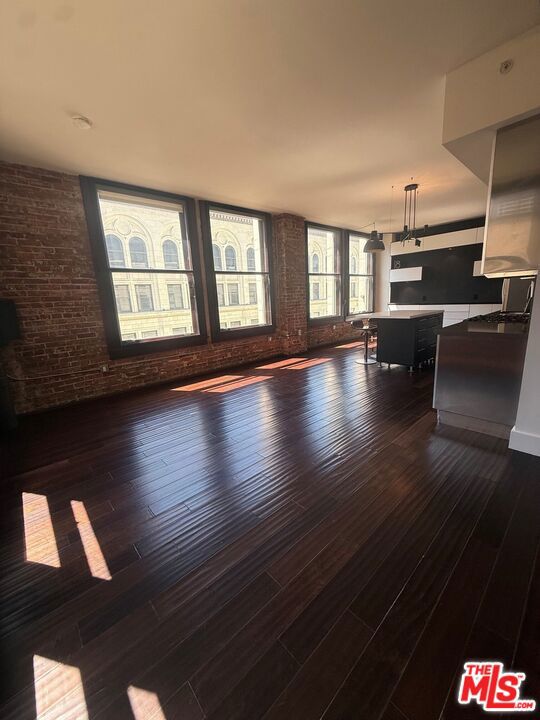 460 S Spring Street 1011 Property Photo 8