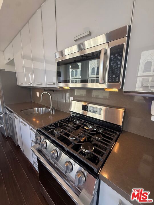 460 S Spring Street 1011 Property Photo 15