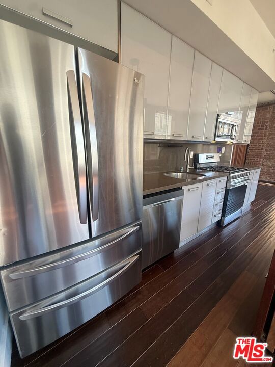 460 S Spring Street 1011 Property Photo 16