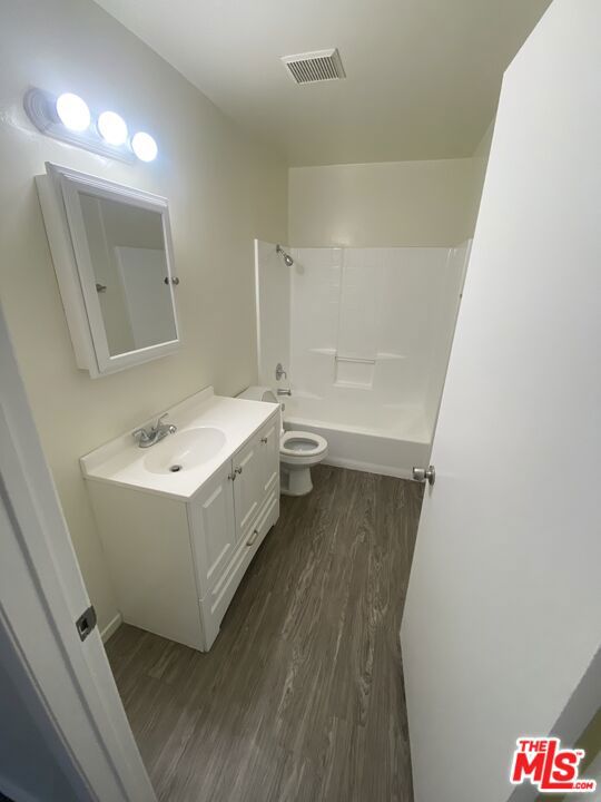 7756 Laurel Canyon Boulevard 13 Property Photo 3