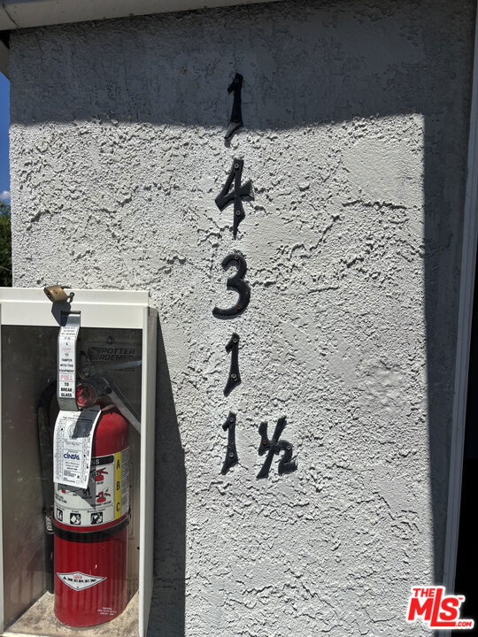 14311 1/2 Magnolia Boulevard Property Photo 2