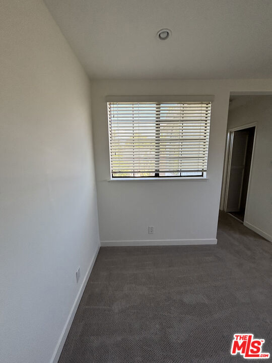 14311 1/2 Magnolia Boulevard Property Photo 11