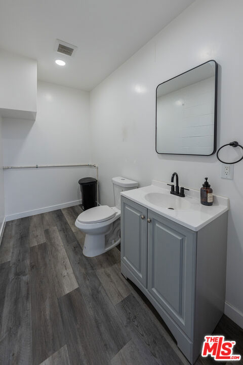 13831 Saticoy Property Photo 4