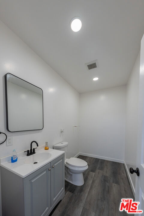 13831 Saticoy Property Photo 5
