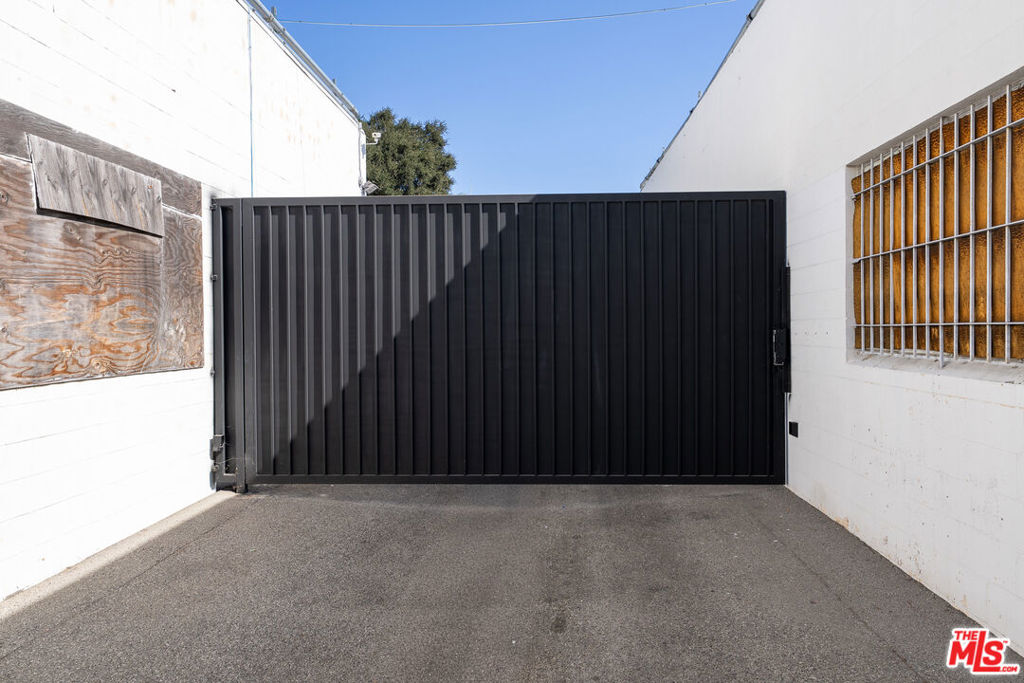 13831 Saticoy Property Photo 14