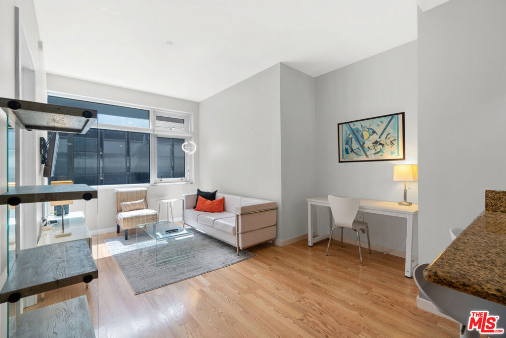 630 West 6th Street 613 Property Photo 2