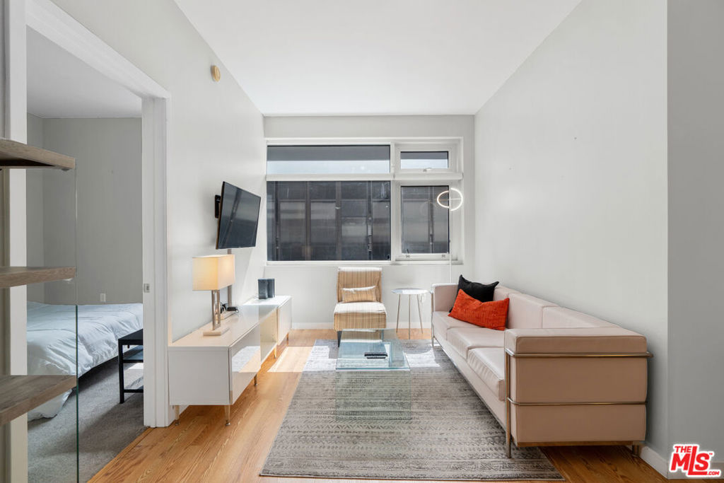 630 West 6th Street 613 Property Photo 6