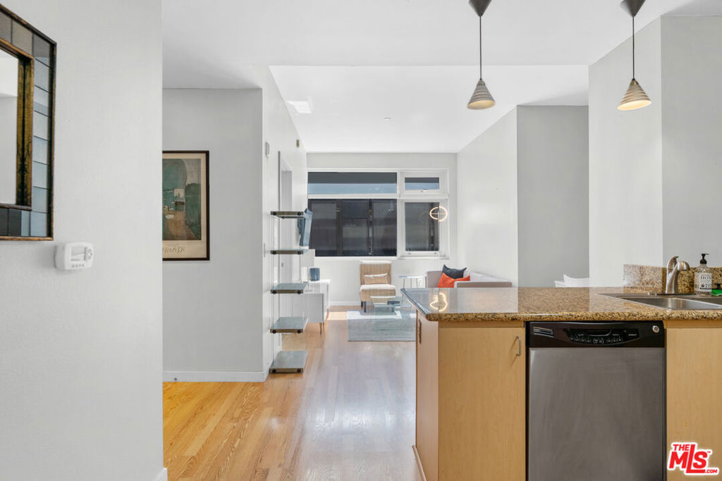 630 West 6th Street 613 Property Photo 7