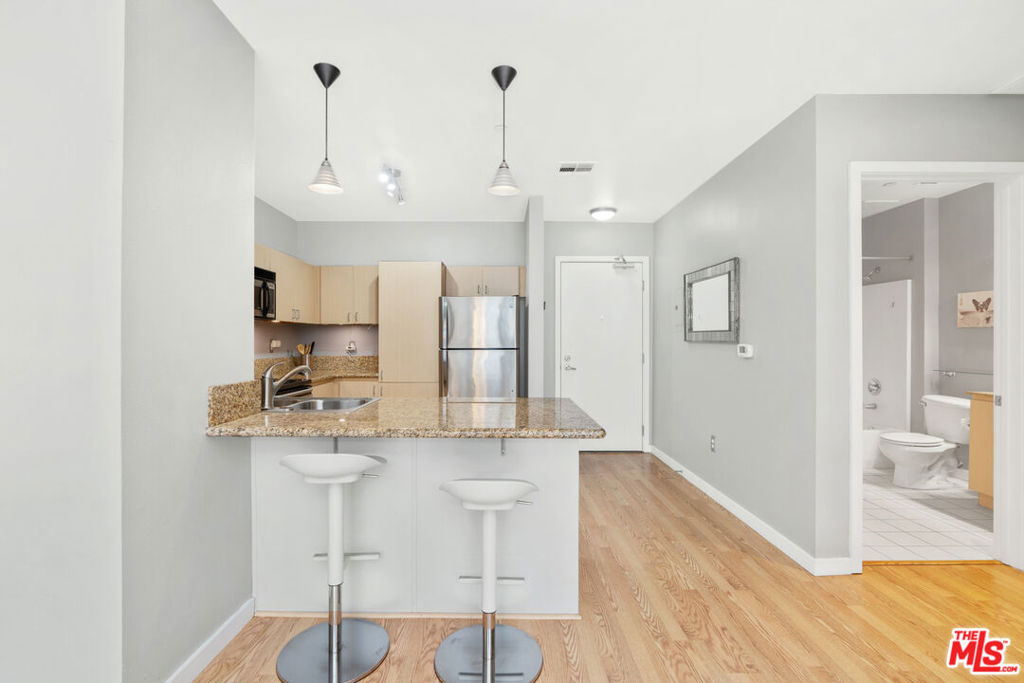 630 West 6th Street 613 Property Photo 13