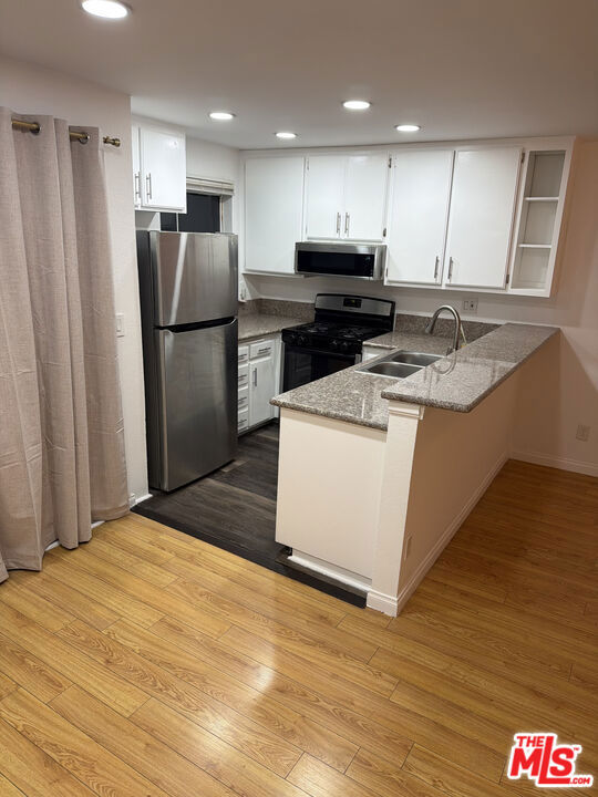 18530 Hatteras Street 216 Property Photo 4