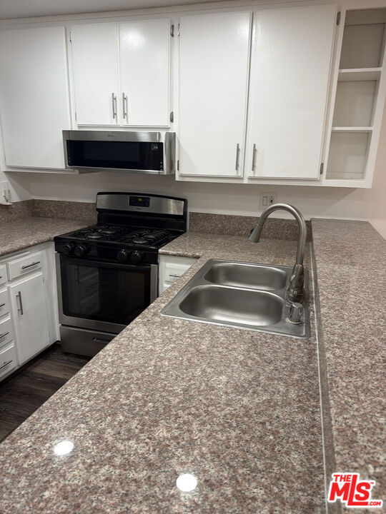 18530 Hatteras Street 216 Property Photo 6