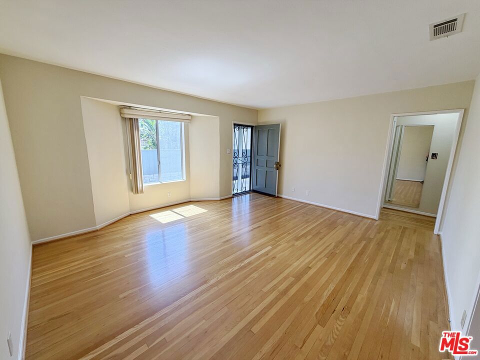 5431 Cartwright Avenue 5433 Property Photo 3