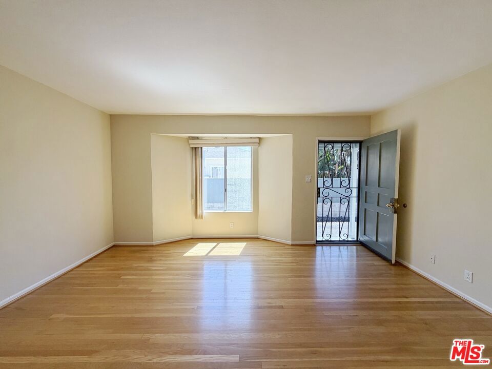 5431 Cartwright Avenue 5433 Property Photo 4