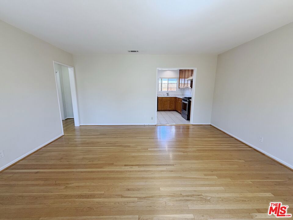 5431 Cartwright Avenue 5433 Property Photo 7