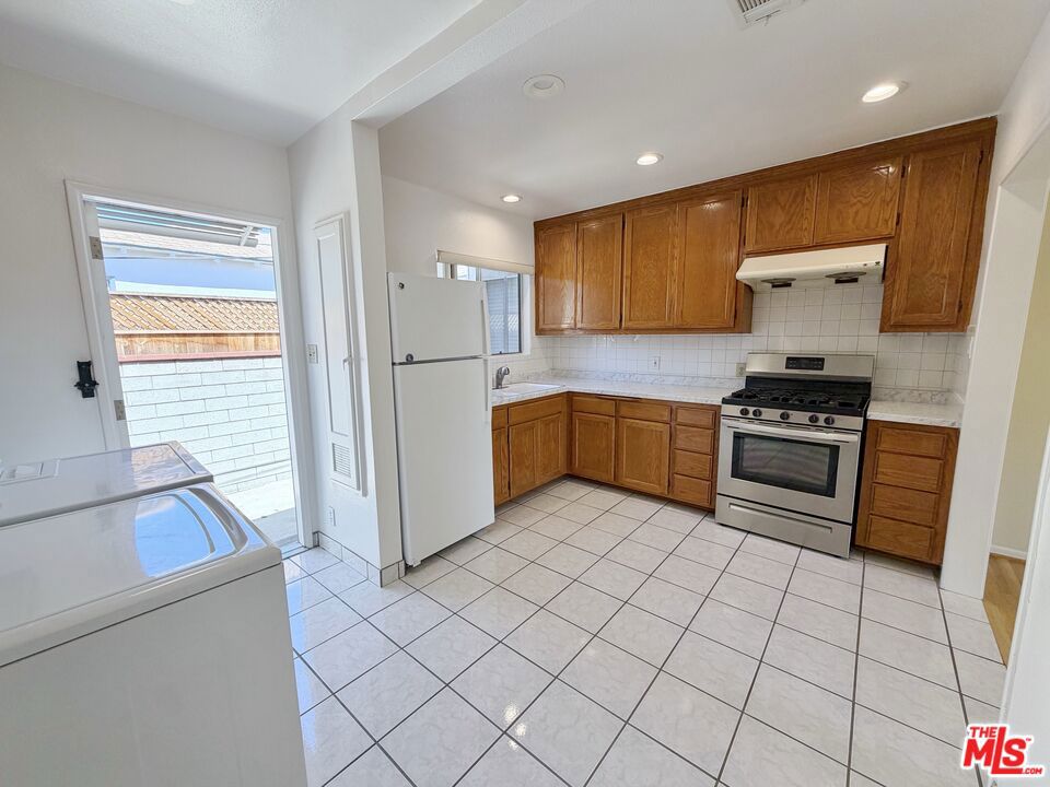 5431 Cartwright Avenue 5433 Property Photo 10