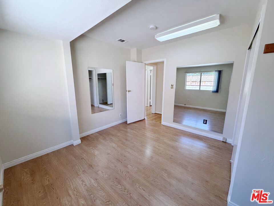 5431 Cartwright Avenue 5433 Property Photo 12