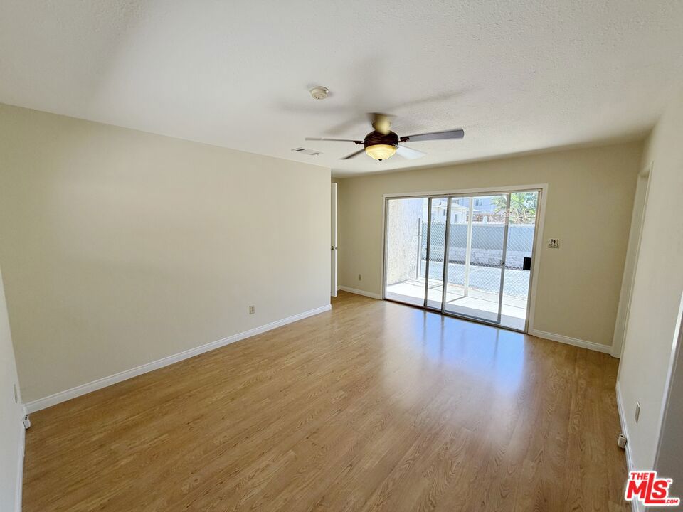 5431 Cartwright Avenue 5433 Property Photo 14