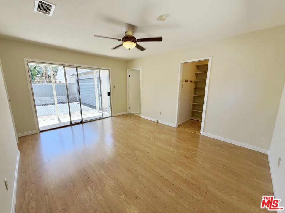 5431 Cartwright Avenue 5433 Property Photo 15