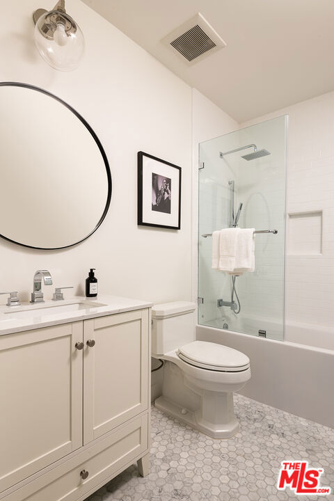 928 N Croft Avenue 303 Property Photo 22