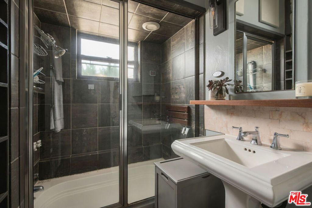 313 Market Street Property Photo 11
