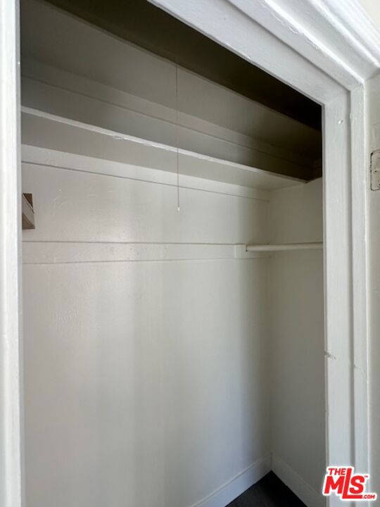 925 S Hobart Boulevard 1/2 Property Photo 12