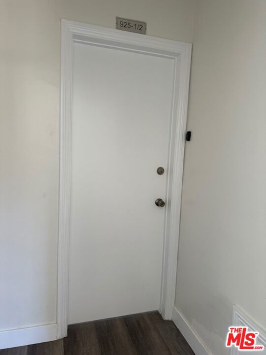925 S Hobart Boulevard 1/2 Property Photo 18