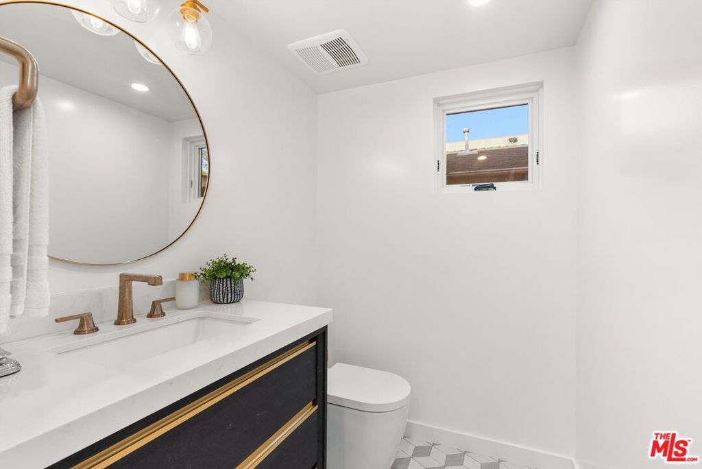 3464 Greenwood Avenue Property Photo 14