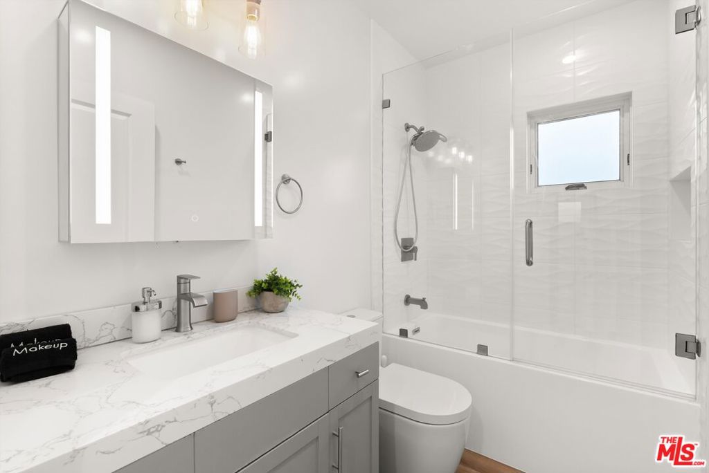 3464 Greenwood Avenue Property Photo 20