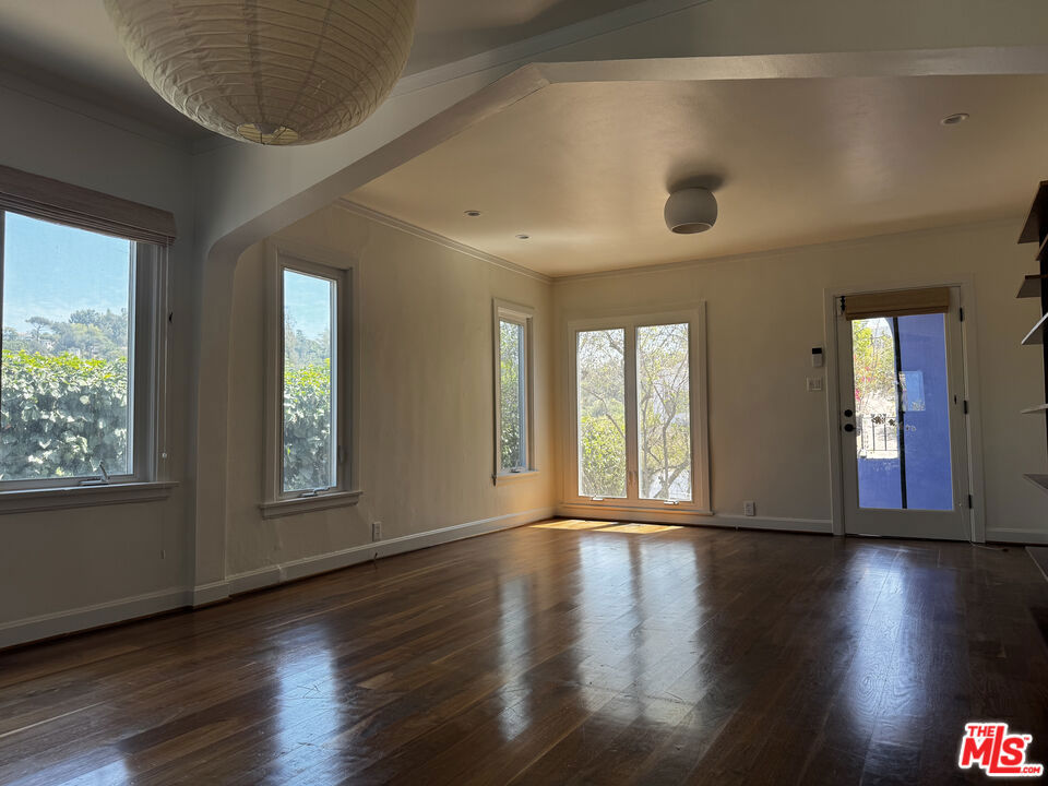 2257 Earl Street Property Photo 25