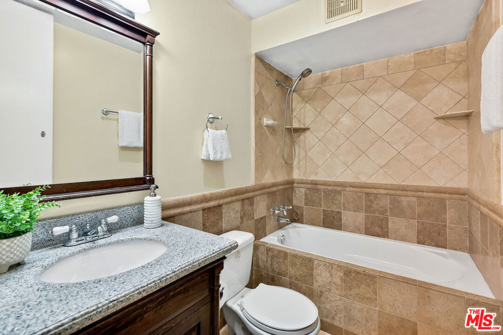 6515 Green Valley Circle 104 Property Photo 24