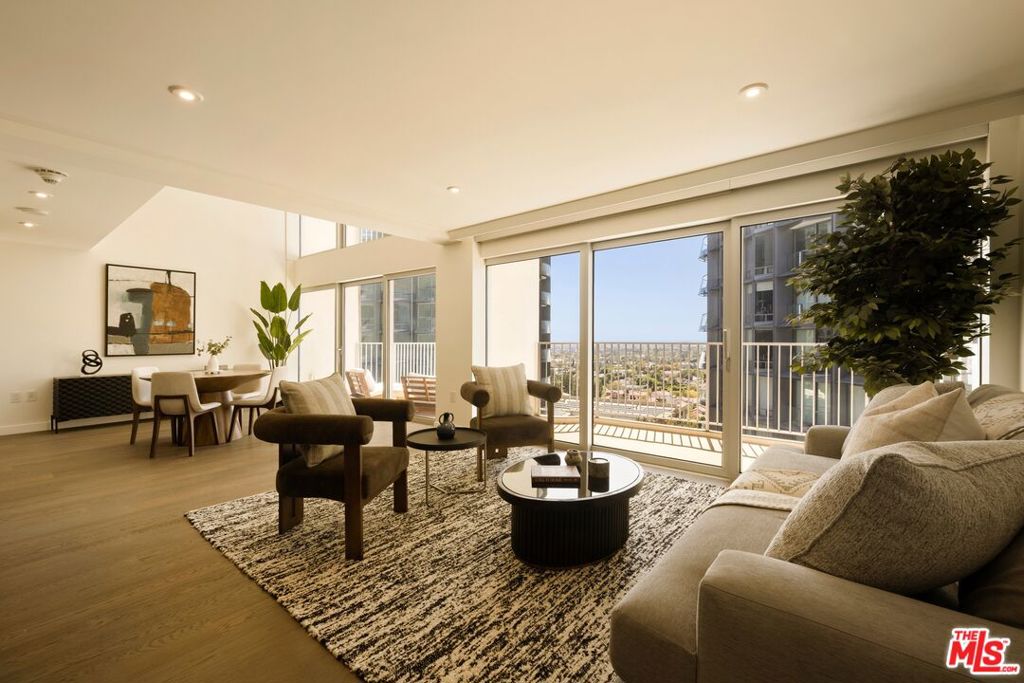 2025 Avenue Of The Stars 1208 Property Photo 1