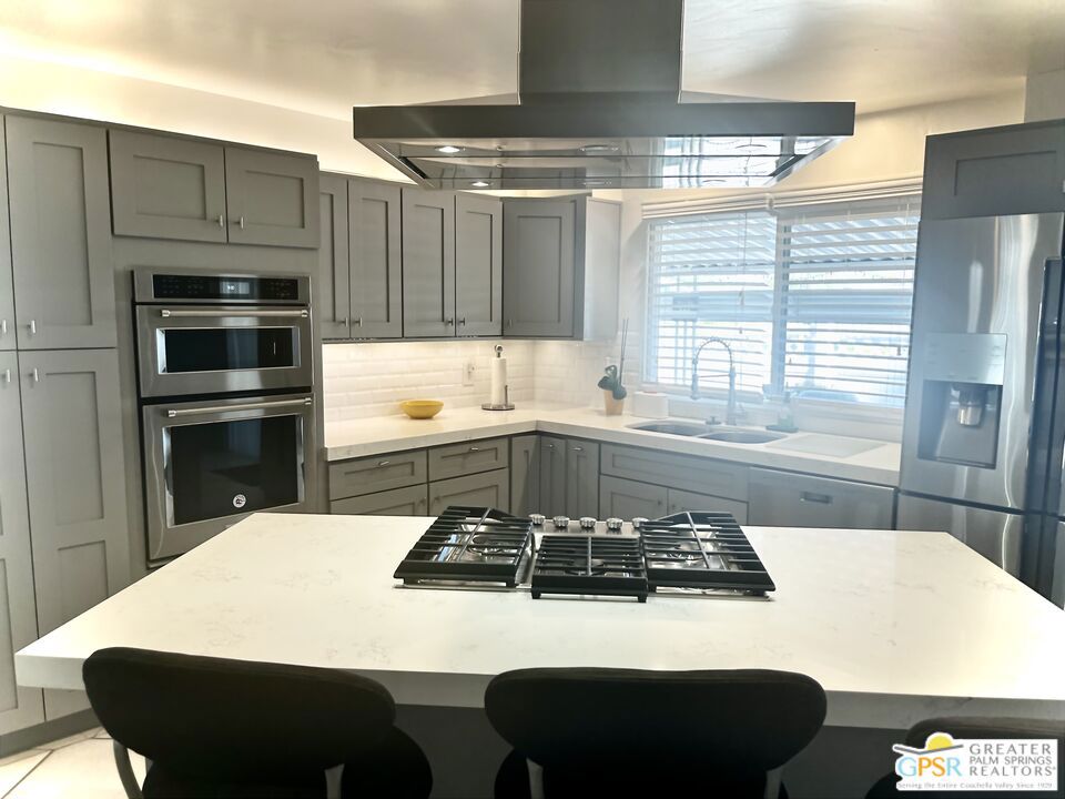 381 Club Circle Drive Property Photo 1