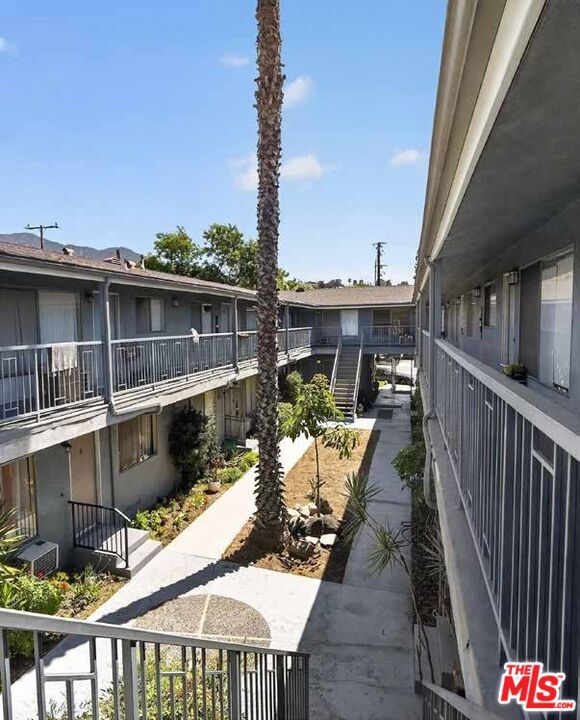 4447 Ocean View Boulevard Property Photo 10